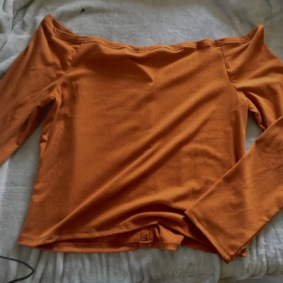 Off the shoulder crop top - Picture 2 of 2